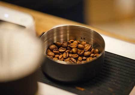 Medium Grind Coffee Beans for the Coffee V60 Method